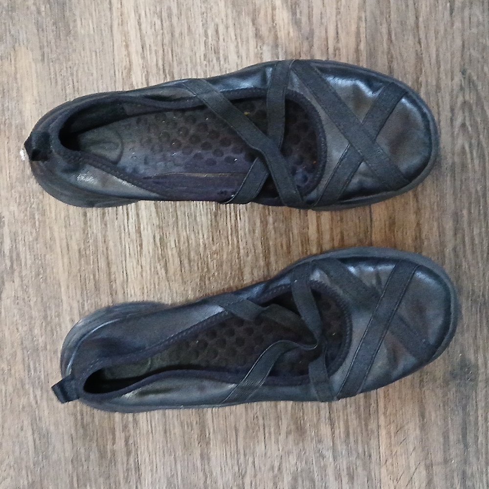 Privo by Clarks Women Black Leather Mary Jane Cross Strap Shoes.